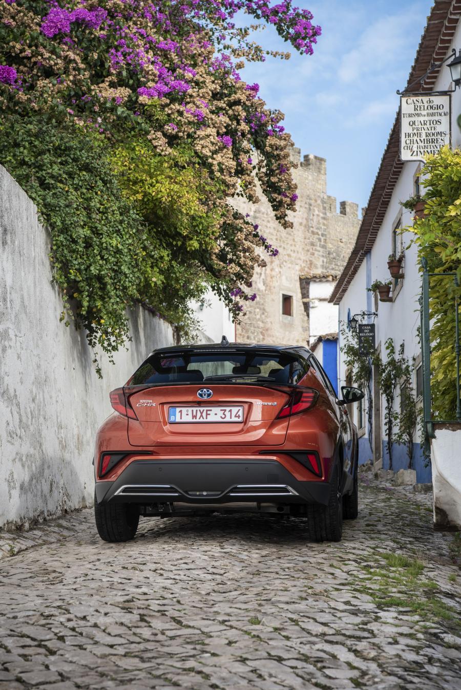  Toyota C-HR Hybrid 2019 года  (WW) (фото 44 из 174)